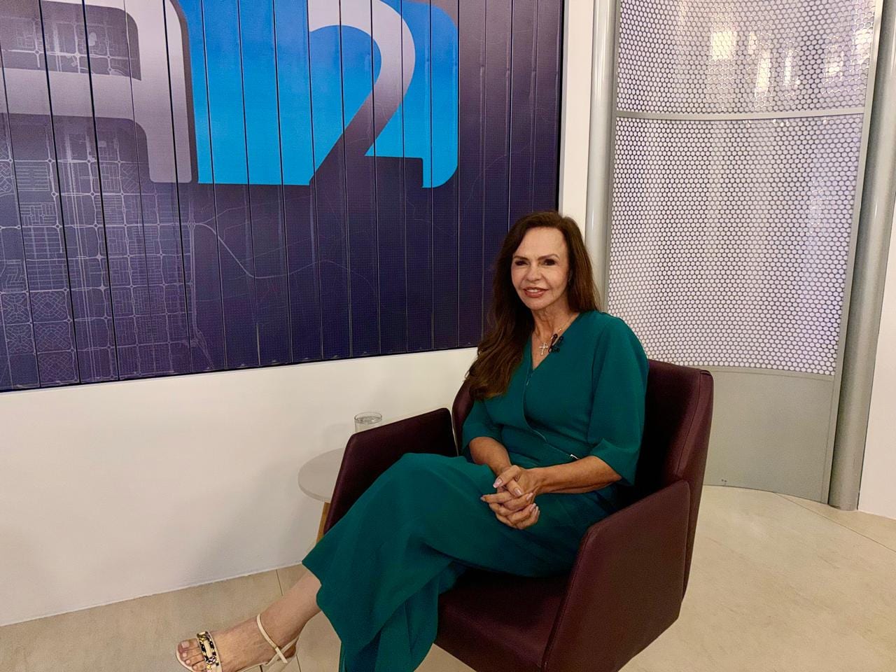 Dorinha na TV: centro-direita, Flávio Bolsonaro e creches