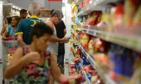 Consumo nos lares cresce em julho