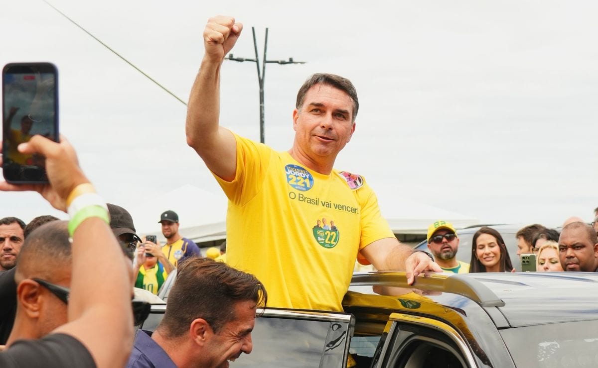 Flávio Bolsonaro lidera em Londrina e repete cenário de 2022 nas eleições