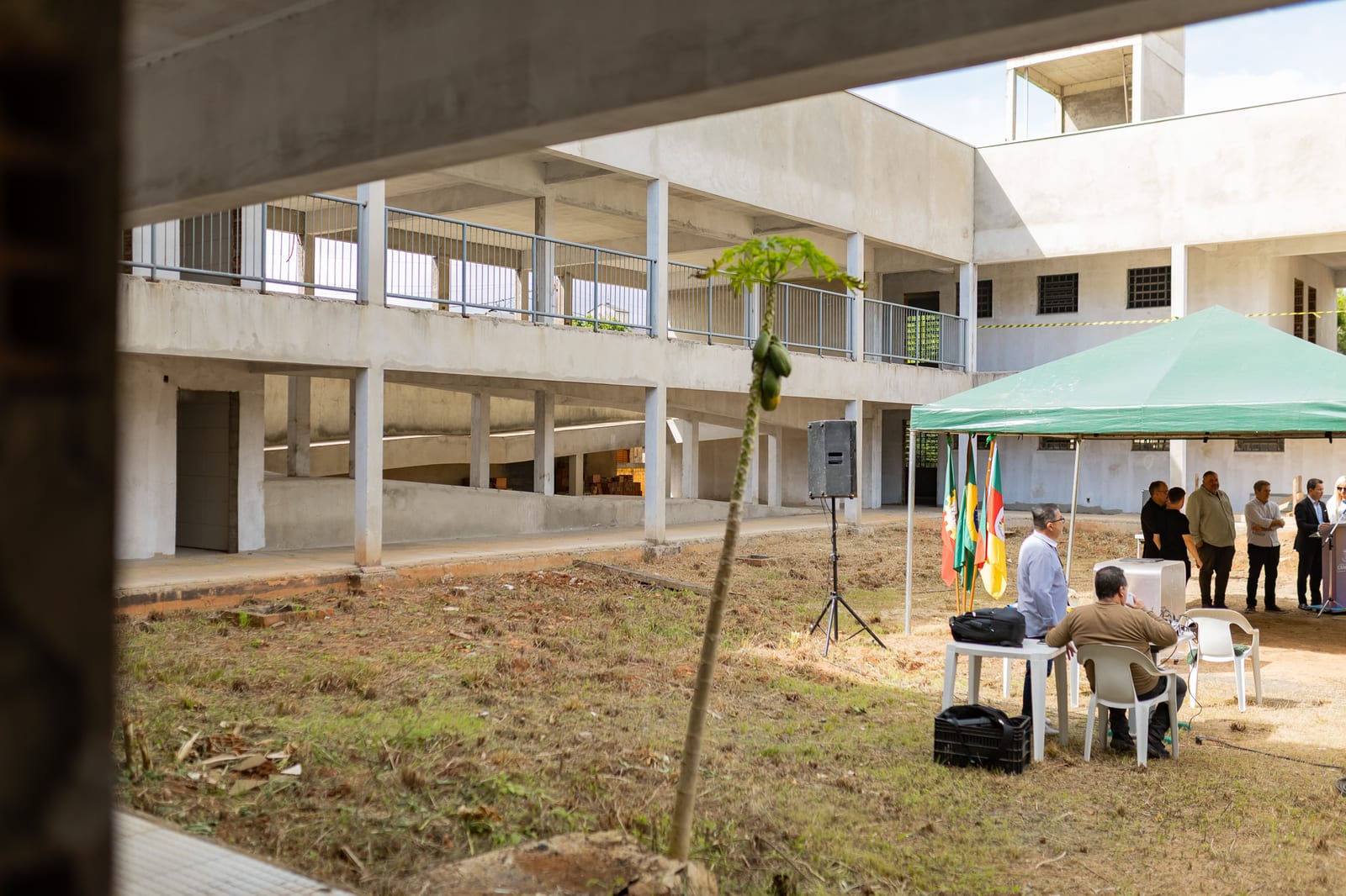 Canoas assina retomada das obras na EMEF General Neto