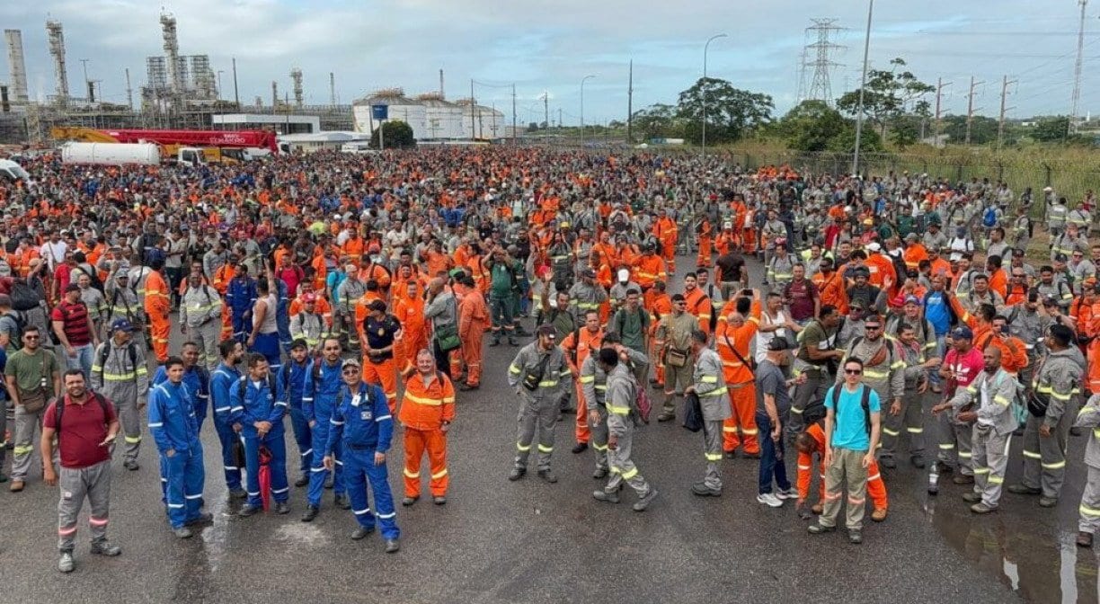 Greve na retomada da Abreu e Lima dura menos de 24 horas
