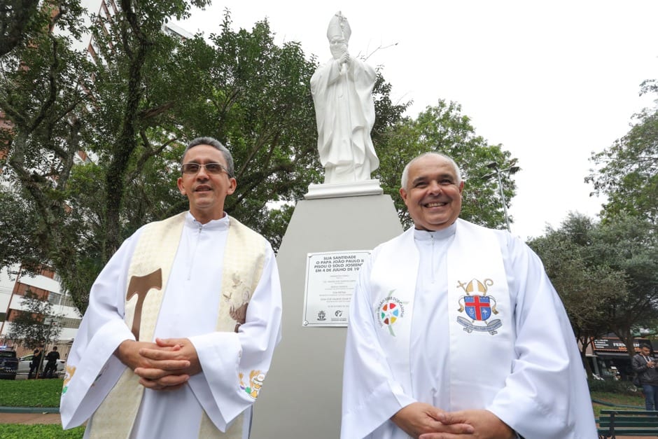 São José entrega estátua em homenagem a São João Paulo II
