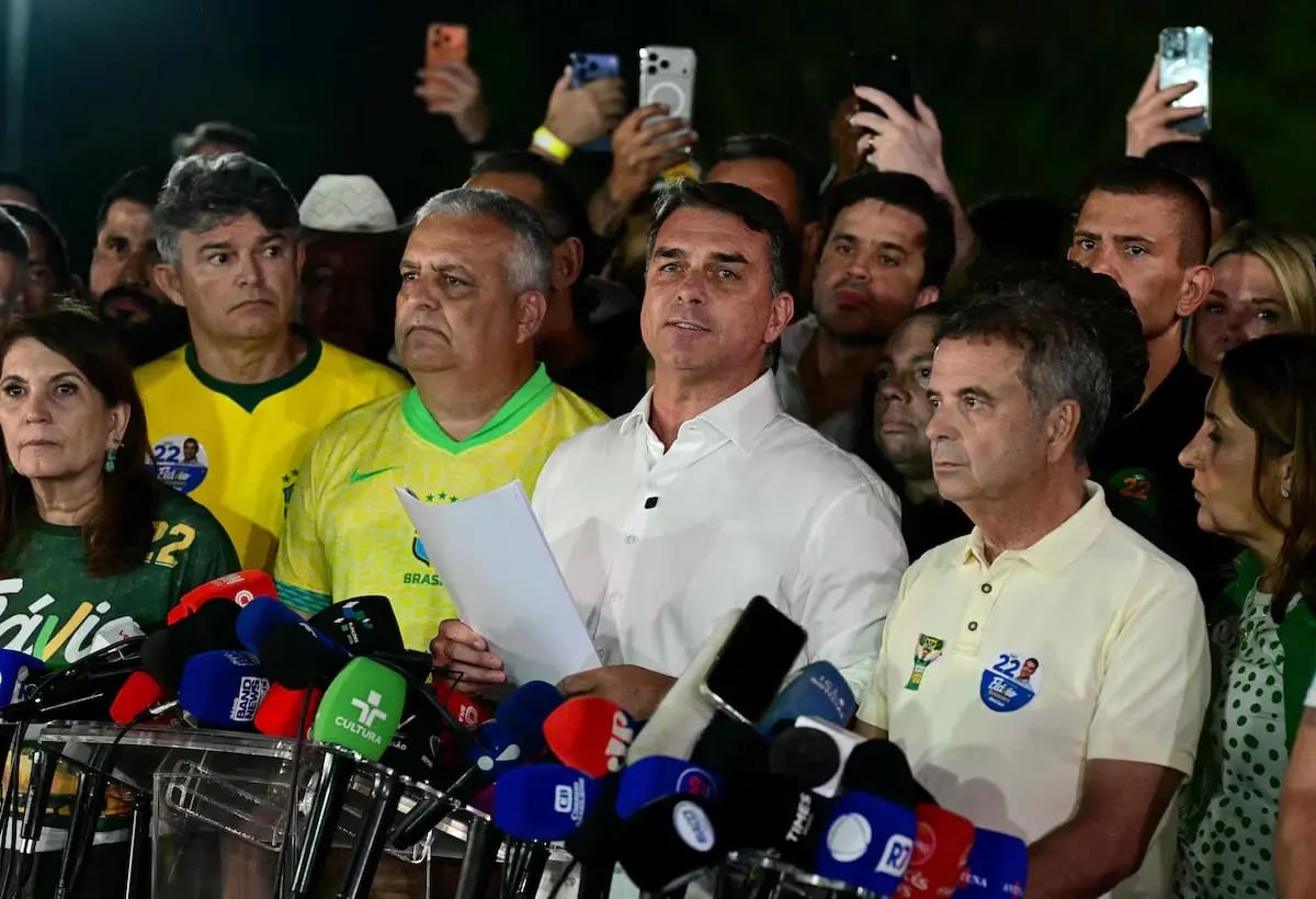 Flávio Bolsonaro Contesta Resultado Eleitoral e Anuncia Pedido de Anulação da Votação