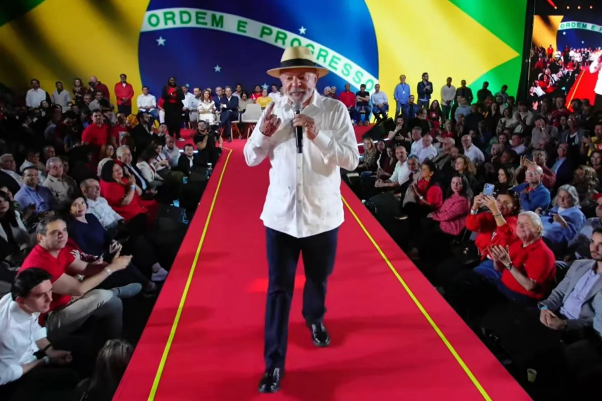 Lula promete briga democrática por emendas em 4º mandato