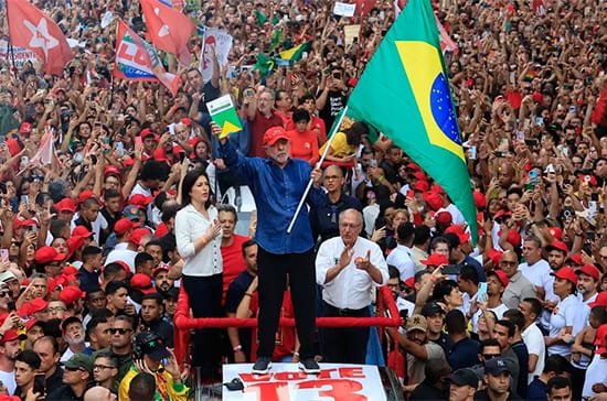 Lula vence as eleições e garante quarto mandato como presidente do Brasil