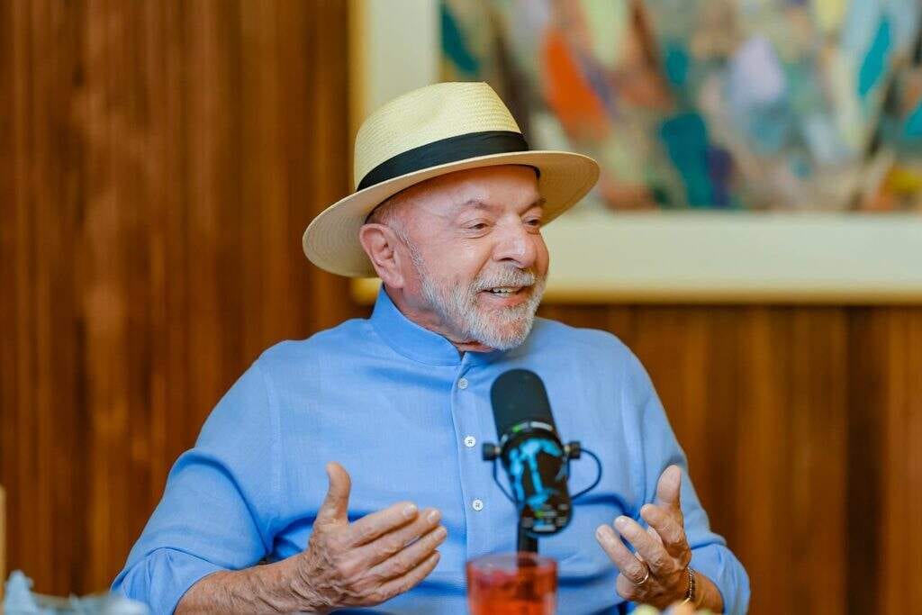 Eleições 2026: Flávio Bolsonaro aciona Justiça Eleitoral contra Lula por entrevista no Palácio da Alvorada