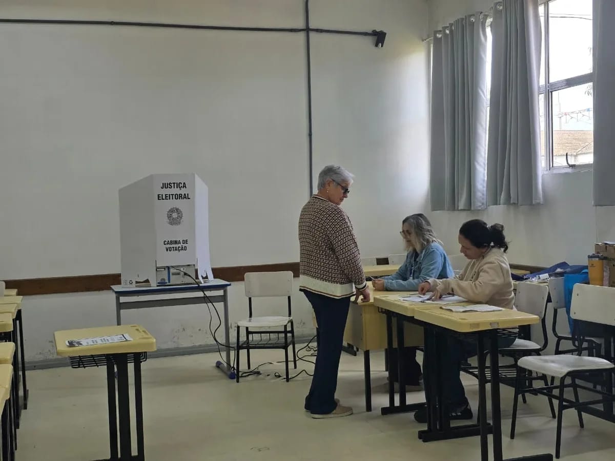 Votação começa com movimento tranquilo em Rio Grande e sem registros de problemas nas urnas