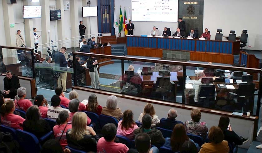 Sete vereadores pedem sessão da Câmara às quartas em Santa Maria