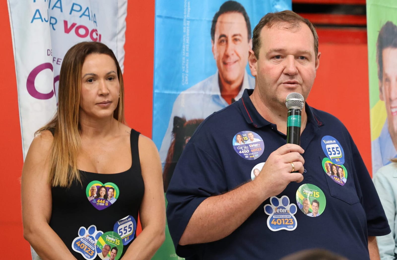 Tatá Teixeira sela apoio a Veter Martins e Camila Rosa em Aparecida