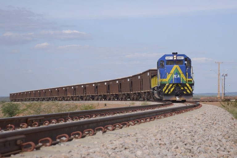 Pedido de vista do TCU adia obra da Transnordestina em Pernambuco