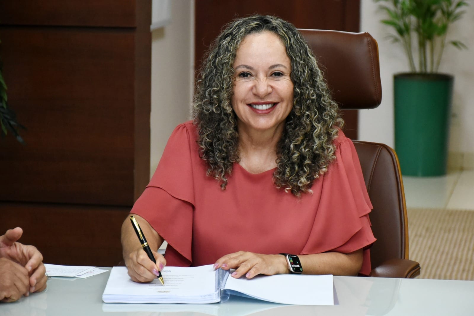 Josi Nunes antecipa salários e injeta R$ 18,38 milhões em Gurupi
