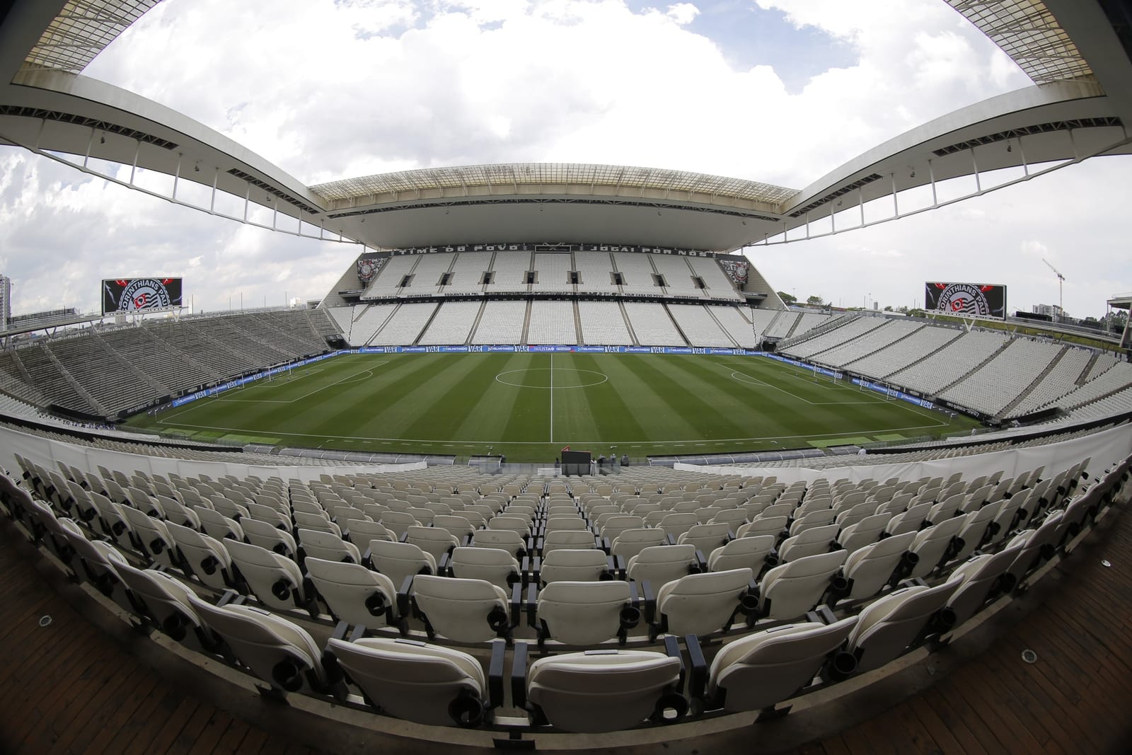 Corinthians oferece naming rights da Arena à Caixa para quitar dívida