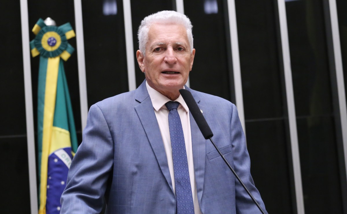 Desistência choca Minas: Rogério Correia dispara acusação