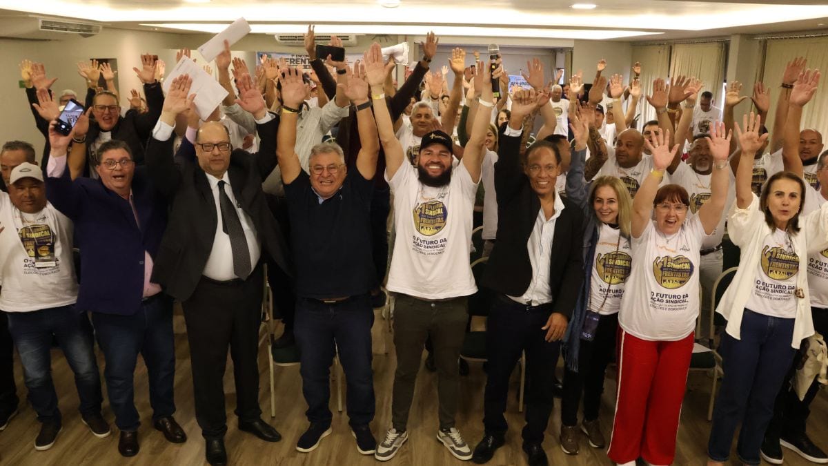 Frentistas do PR e SP aprovam apoio à reeleição de Lula