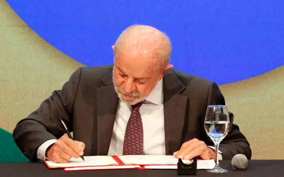 Lula apela a evangélicos em carta para tentar frear Flávio
