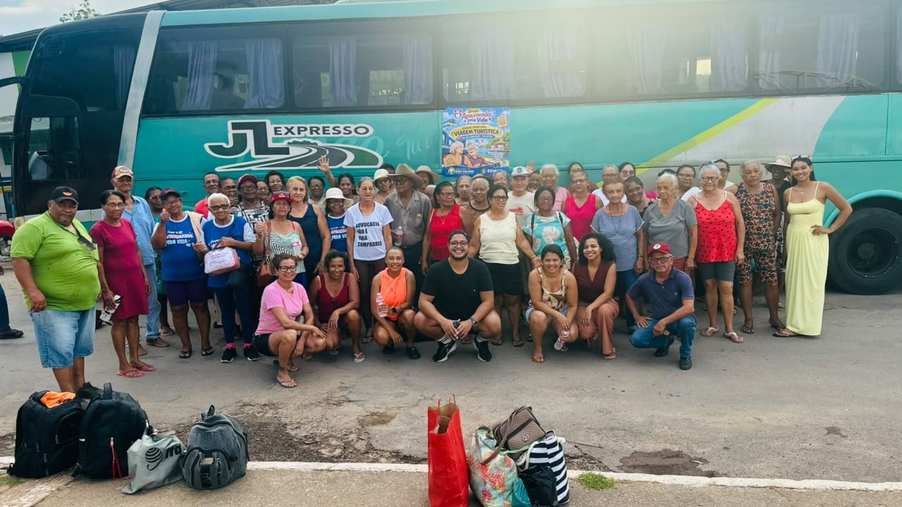 Secretaria de Assistência Social leva grupo de idosos de São Valério a viagem turística em Rio da Conceição