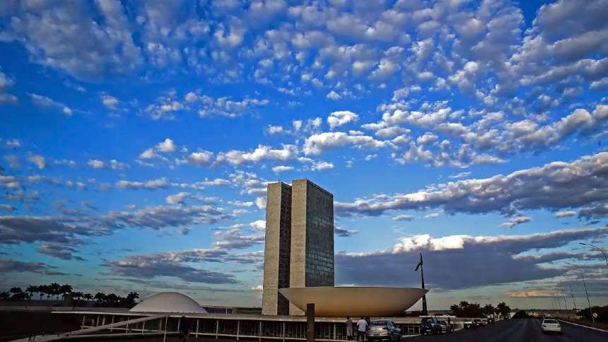 Congresso corre para zerar 87 vetos e 32 MPs antes da eleição
