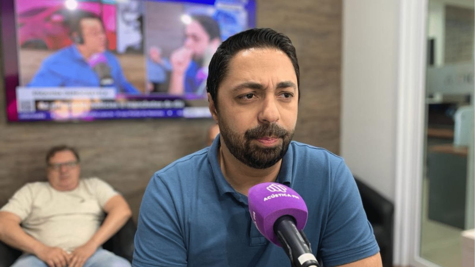 "Tenho coragem de defender o fumo", afirma deputado Marcelo Moraes
