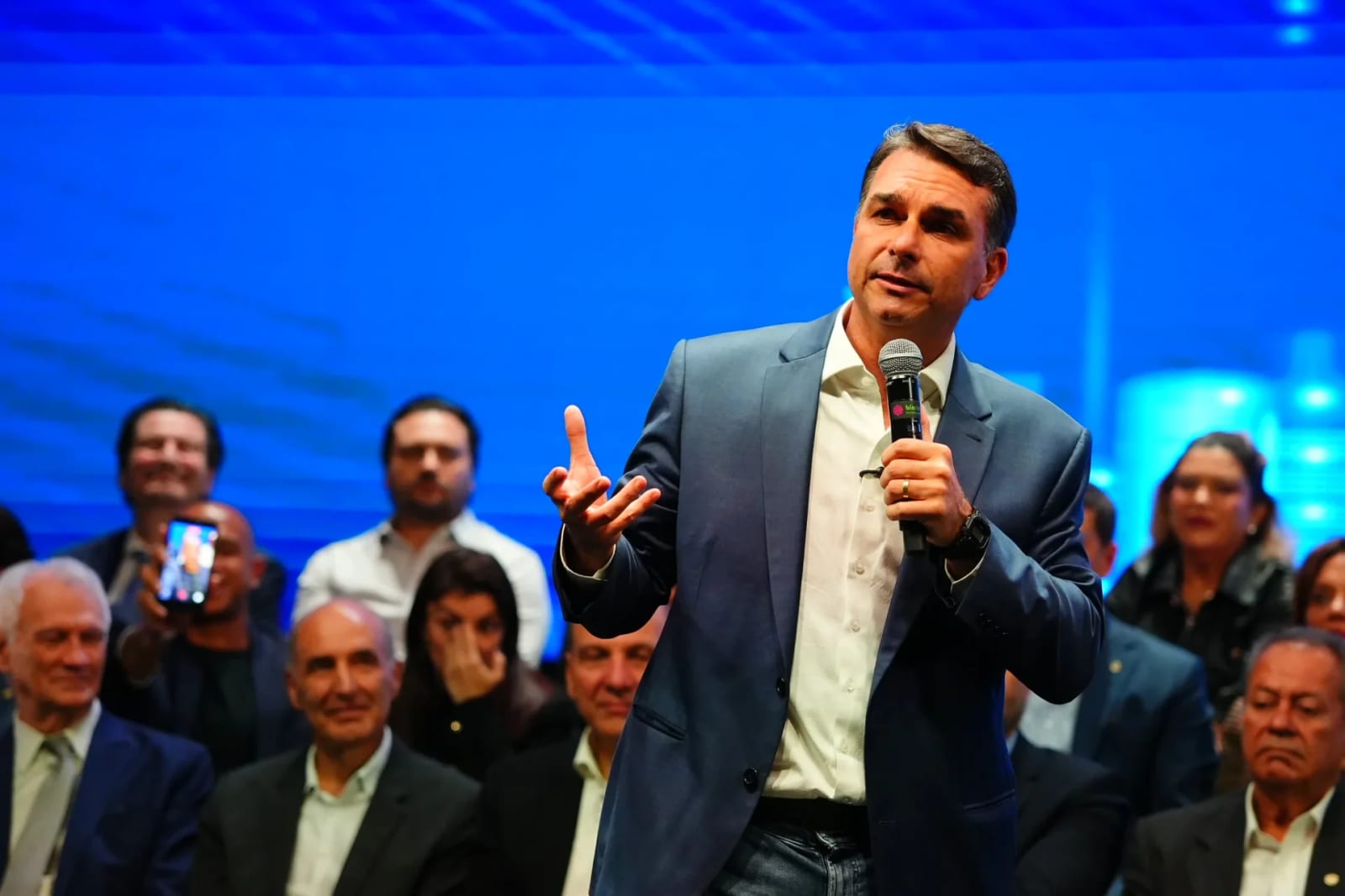 Flávio discutiu com empresários plano para elevar idade de aposentadoria e rever Bolsa Família