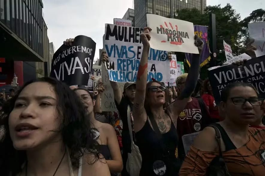 Violência política de gênero é resultado da lógica bolsonarista, explica militante da Marcha Mundial das Mulheres