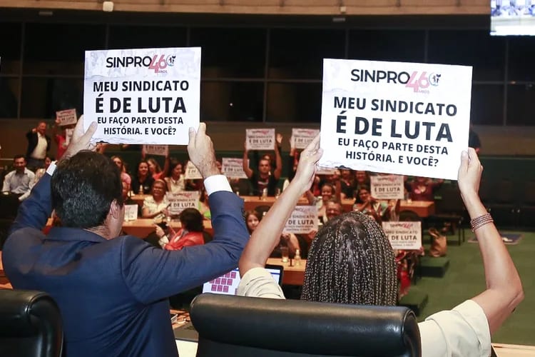 Sinpro-DF promove sabatina com sete candidatos ao governo do DF