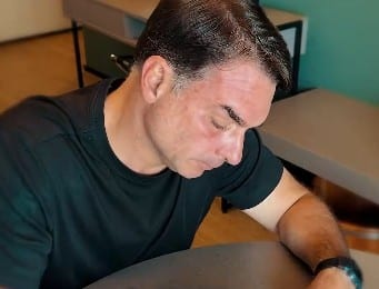 Flávio Bolsonaro deve anunciar plano de governo nesta quinta (13)