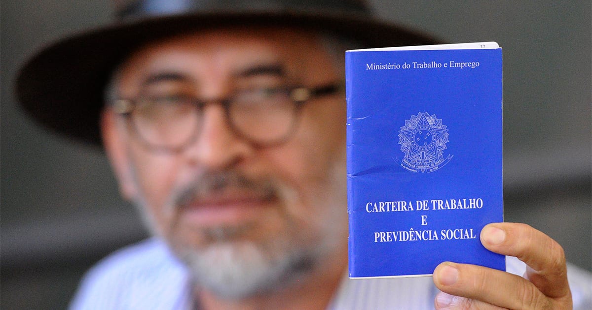 Governo anuncia salário mínimo de R$ 1.741 para 2027