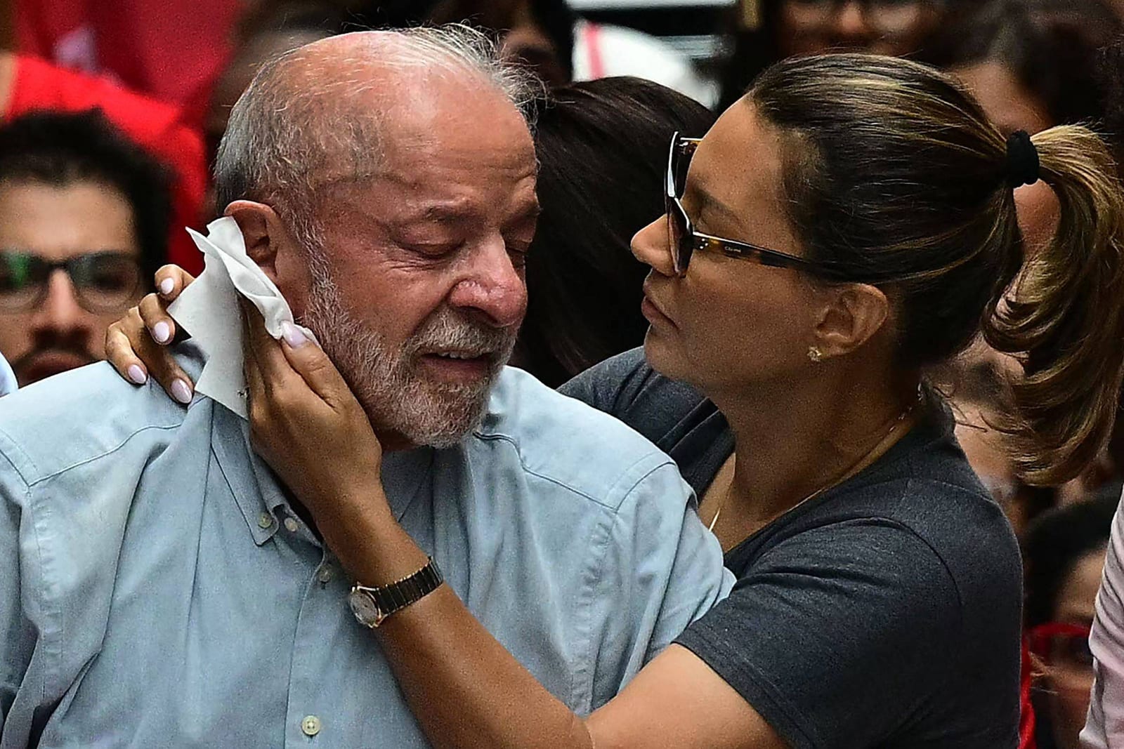 Lula vira, bate Flávio Bolsonaro e se reelege para inédito 4º mandato, projeta Datafolha