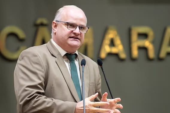 Tiago Albrecht defende apoio à cadeia do tabaco e mais verbas para a saúde