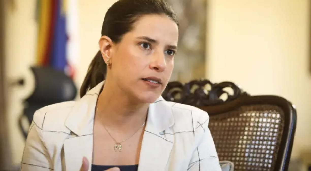 Raquel Lyra aciona PF e Polícia Civil contra cartazes apócrifos e pede respeito à família