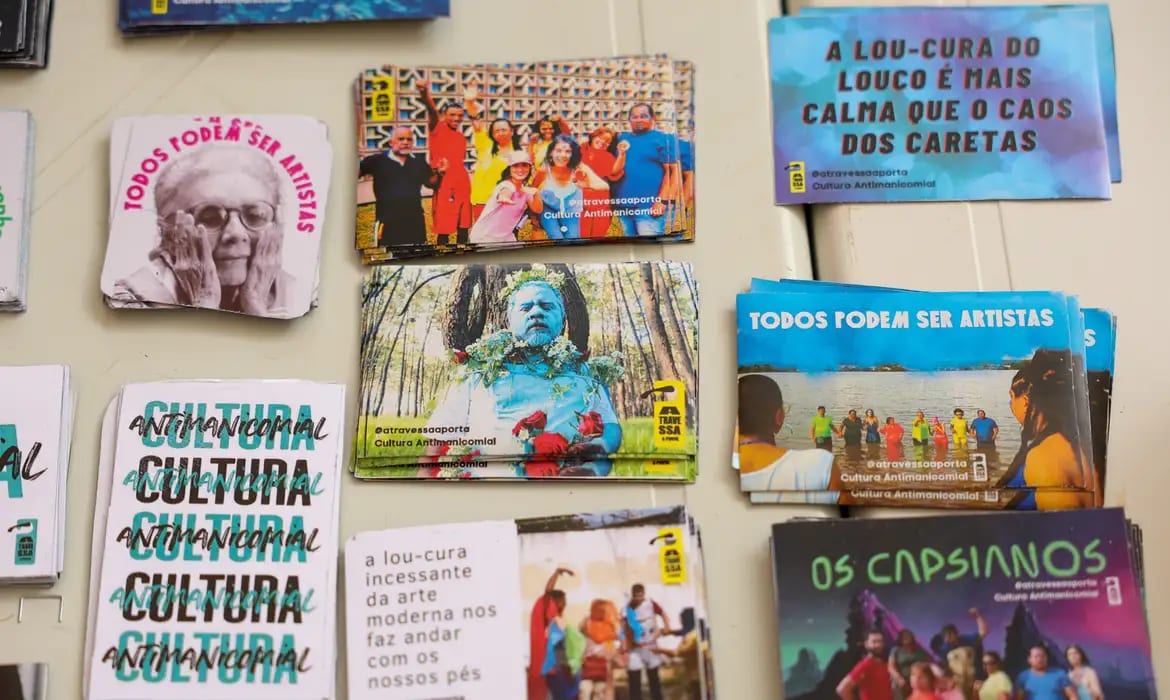 ‘Dá Pra Fazer’: exposição resgata mais de 30 anos da saúde mental em Porto Alegre