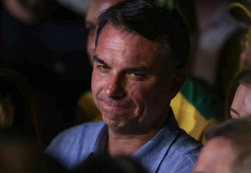PCdoB: Flávio Bolsonaro demonstra pequenez política e trai seus eleitores