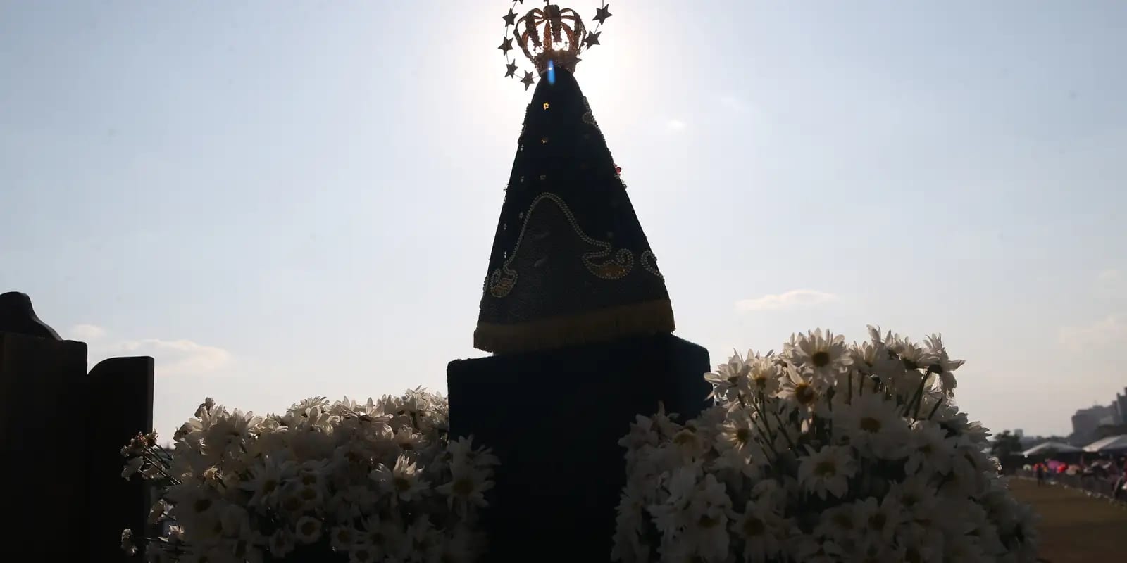 Arcebispo clama por desarmamento e foco na fome no dia da padroeira do brasil