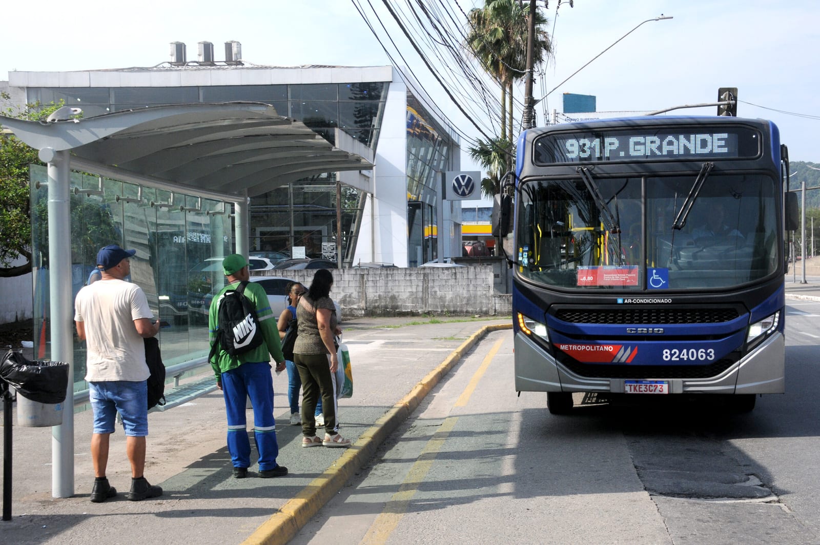 Abrigos de ônibus de Praia Grande recebem melhorias