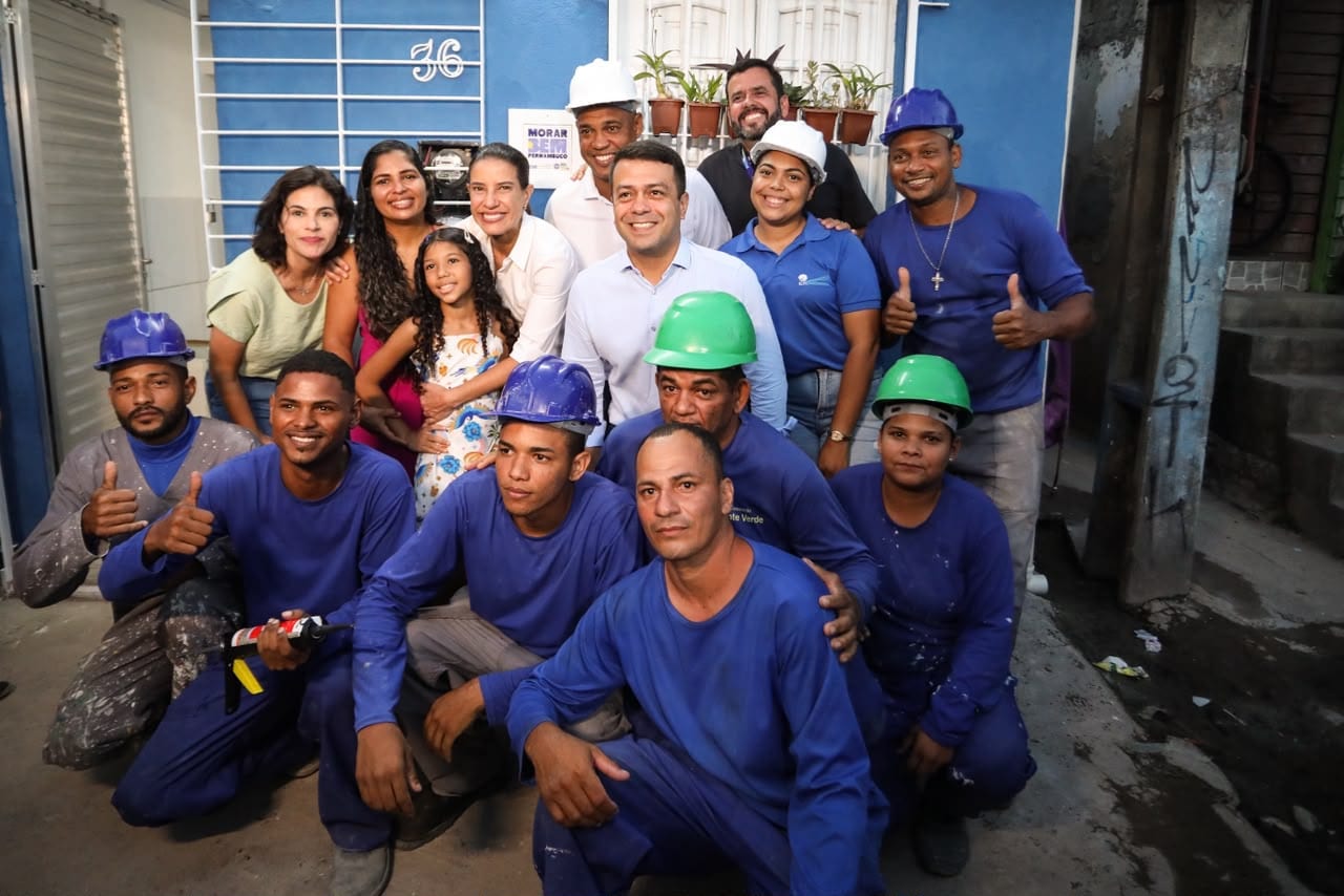 Governadora Raquel Lyra entrega 41 moradias reformadas pelo Programa Morar Bem na Imbiribeira, no Recife