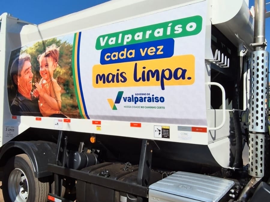 Valparaíso recebe oito caminhões, 80 novos funcionários e equipamentos de limpeza