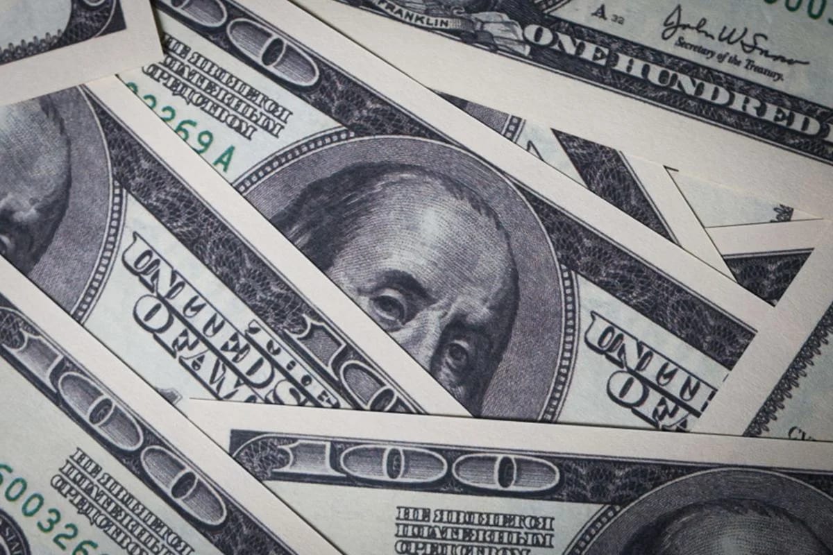 Dólar estável, Bolsa em disparada. Mercado ainda reflete "rali eleitoral"