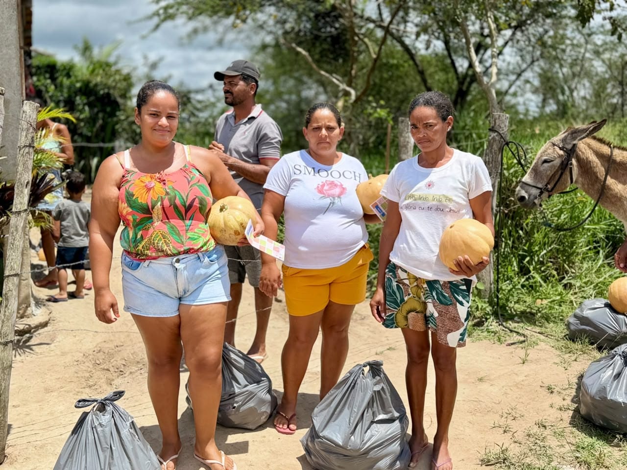 Lagarto entrega mais de 3 mil kg do PAA a famílias da zona rural