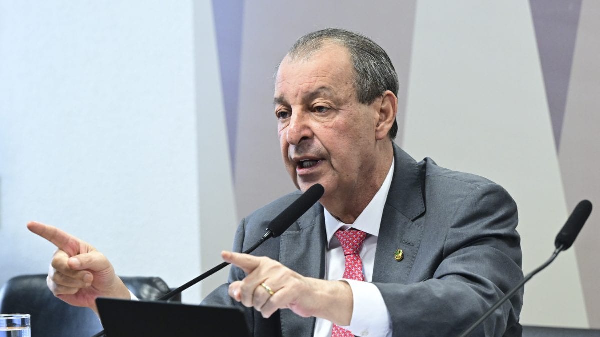 "A 6×1 vai acabar", garante relator Omar Aziz ao projetar votação rápida no Senado