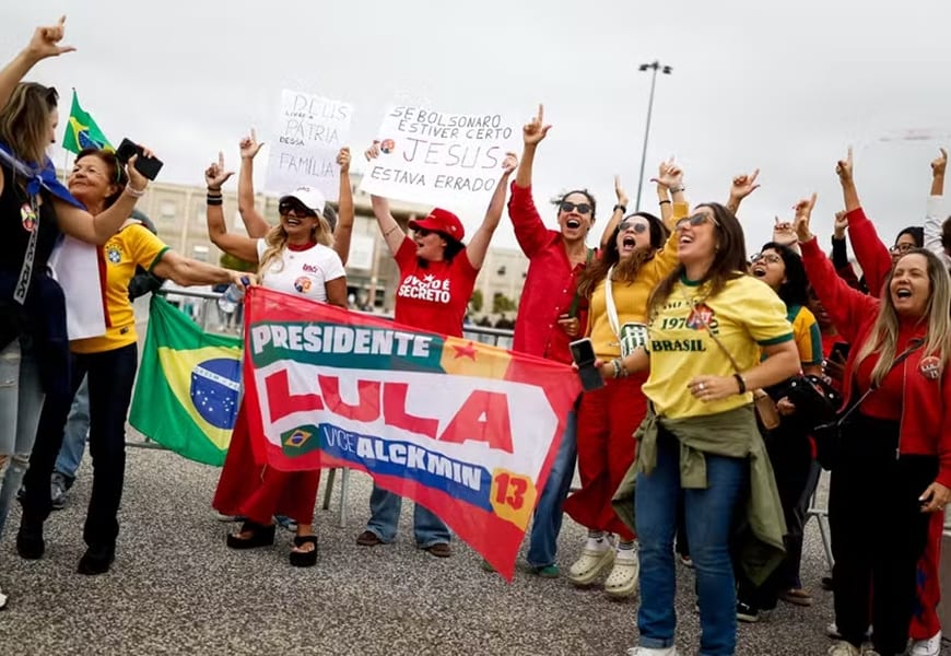 Lula vence a eleição em 29 países contra 12 de Flávio Bolsonaro