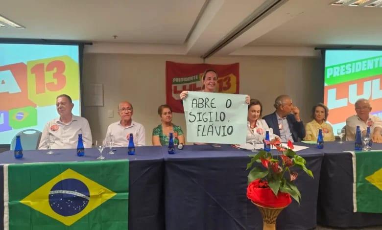 Ato em Goiânia reúne aliados e critica adversários em discurso direto