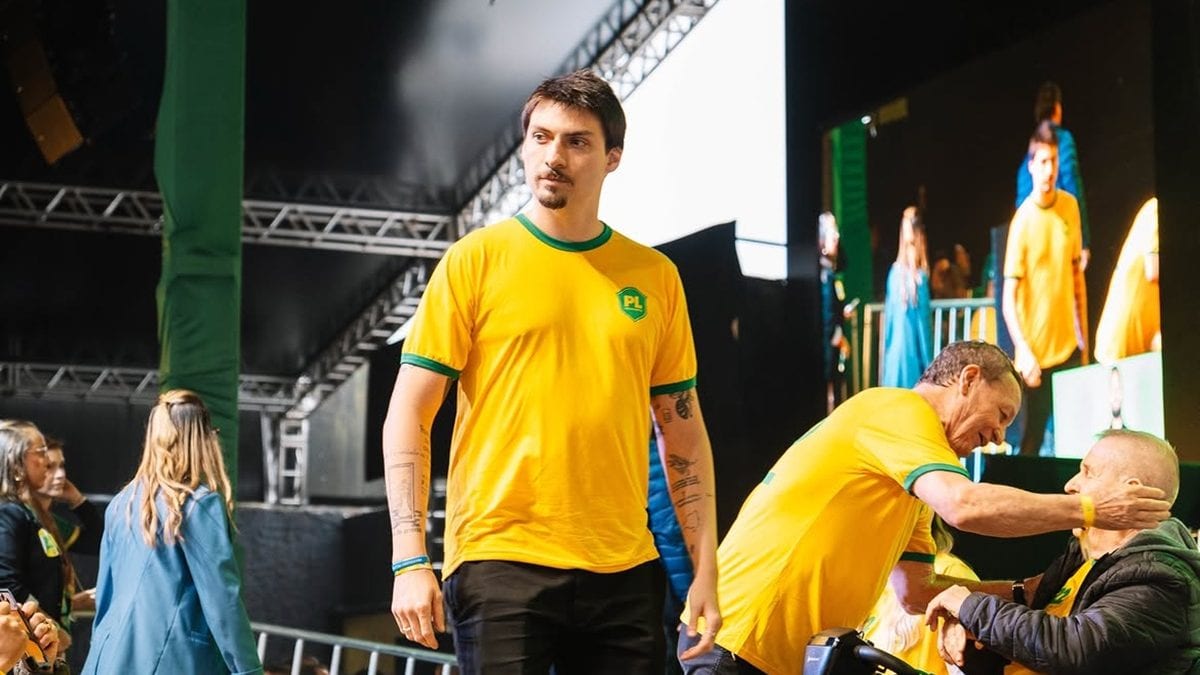 Jair Renan Bolsonaro se manifesta após notícia falsa sobre processo por lavagem de dinheiro