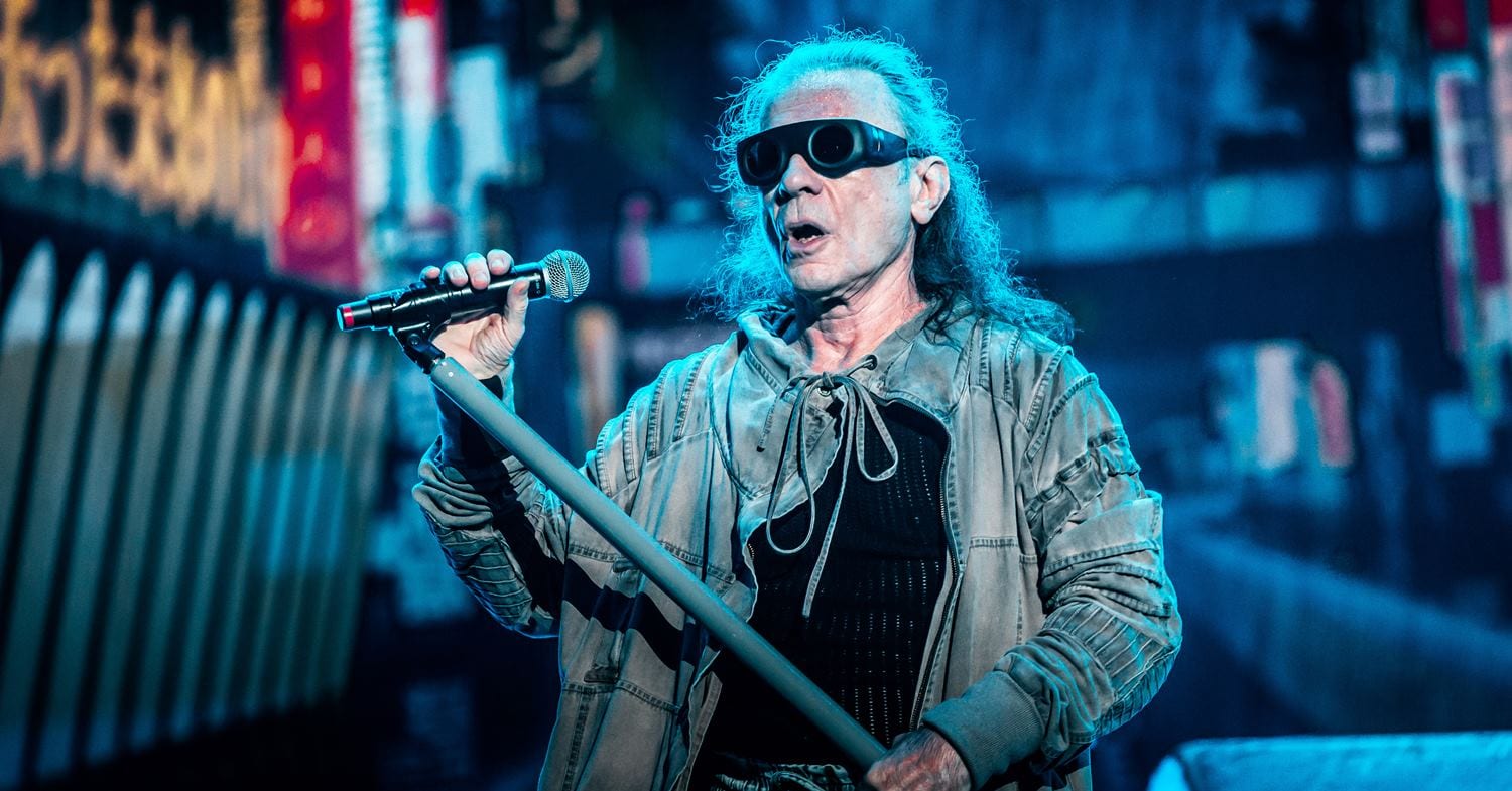 A sutil provocação de Bruce Dickinson a Donald Trump em show do Iron Maiden