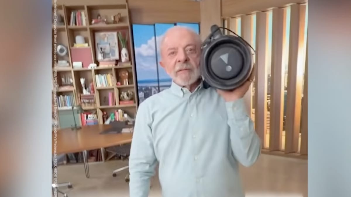 Com uma JBL, Lula lança jingle em ritmo de forró: "Bora, Lula"