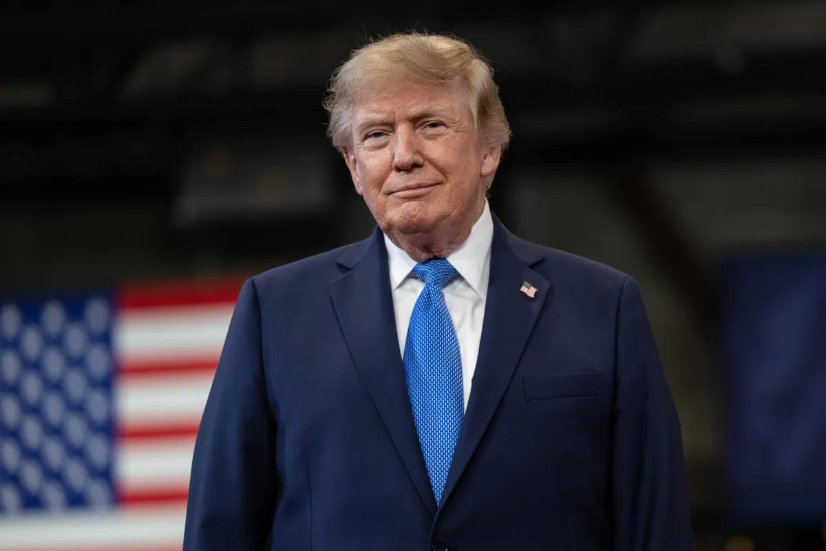 Aliados de Trump discutem decretar lei marcial se perderem as midterms