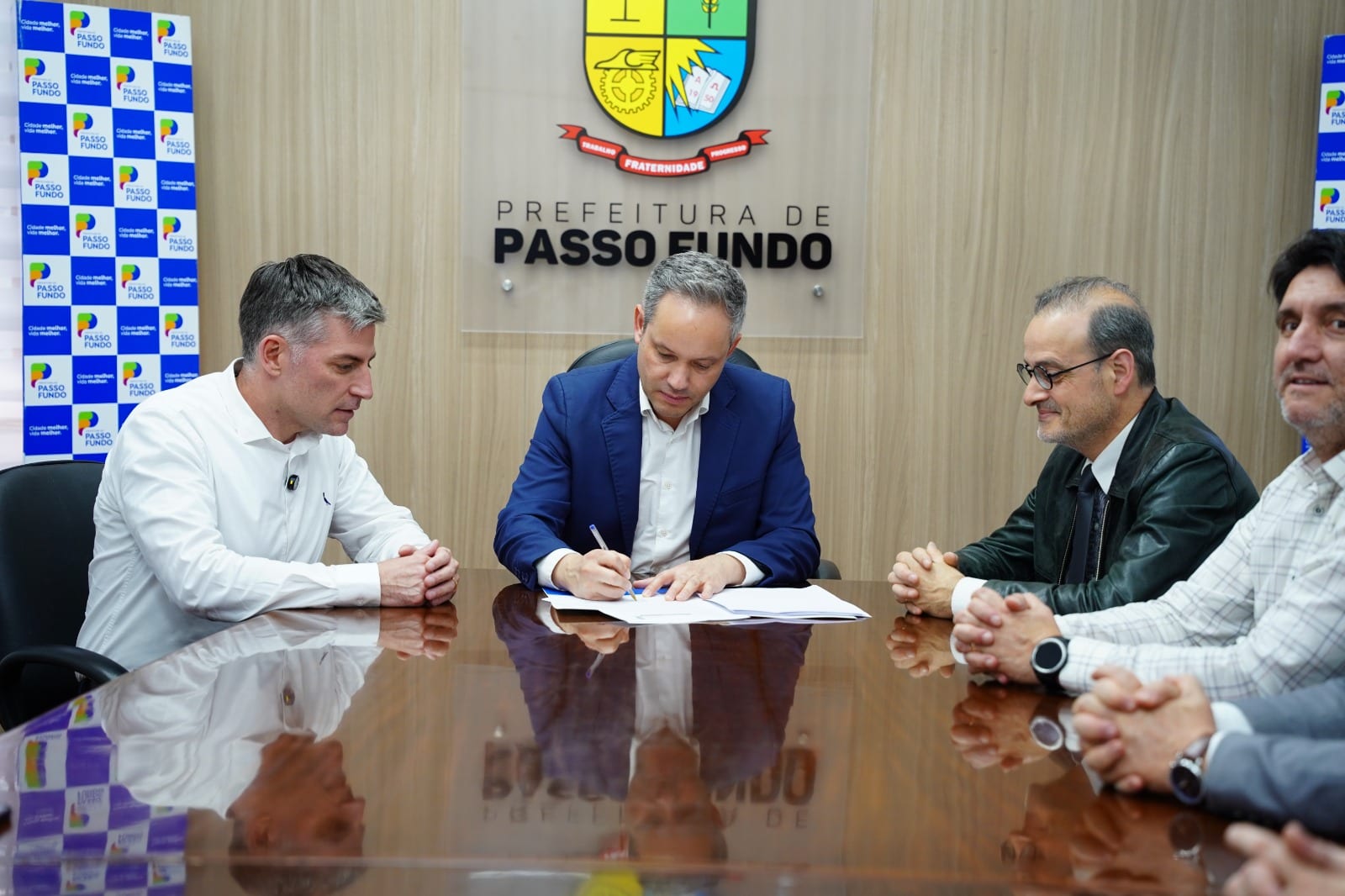 Prefeitura de Passo Fundo e Coleurb assinam contrato da nova licitação do transporte coletivo