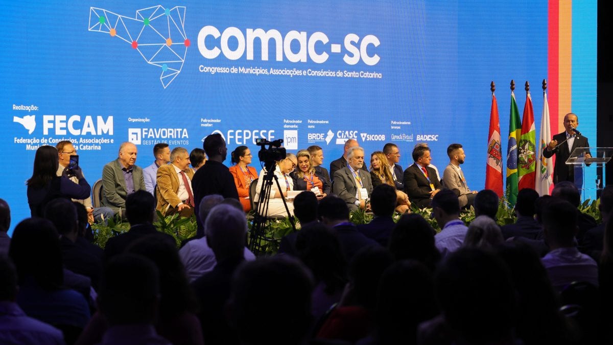 COMAC-SC 2026 reúne municípios catarinenses em três dias de debates em Balneário Camboriú
