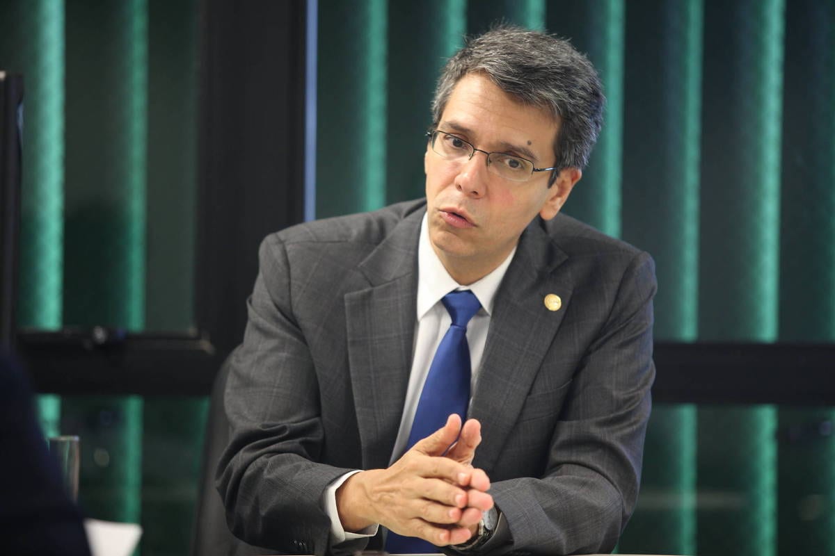 TRE-RJ cria figura 'milícia de gravata' e barra candidato por fraude