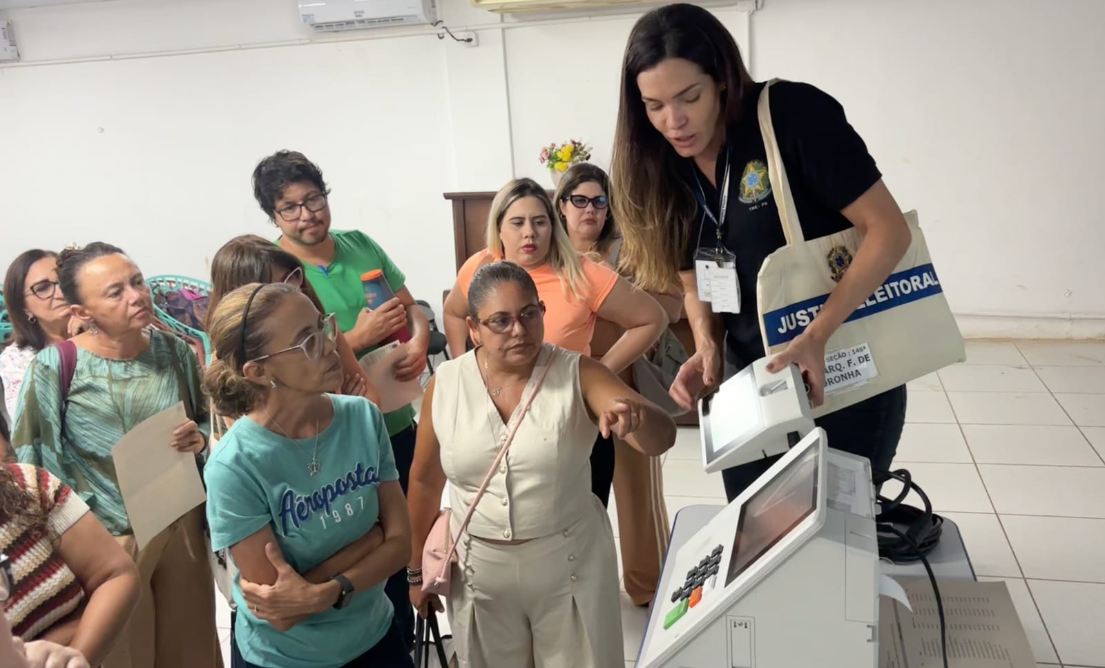 64 mesários de Fernando de Noronha recebem treinamento para a eleição