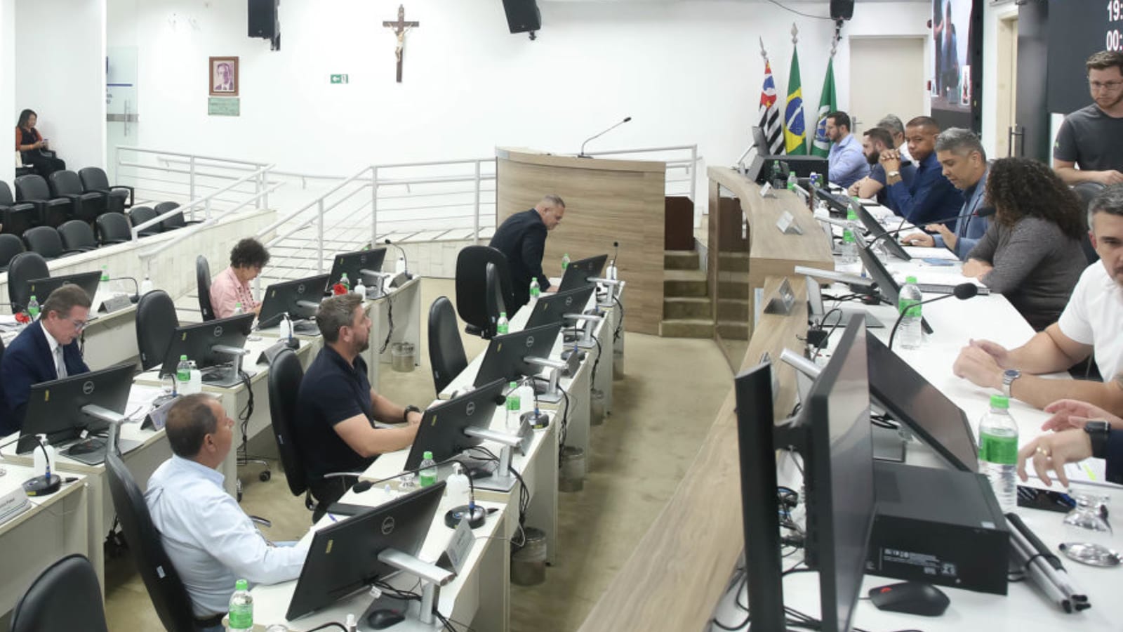 Câmara de Piracicaba aprova zona de silêncio para locais de prova e eleva multas por barulho